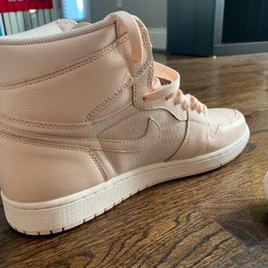 Air Jordan 1 Retro High OG Guava Ice